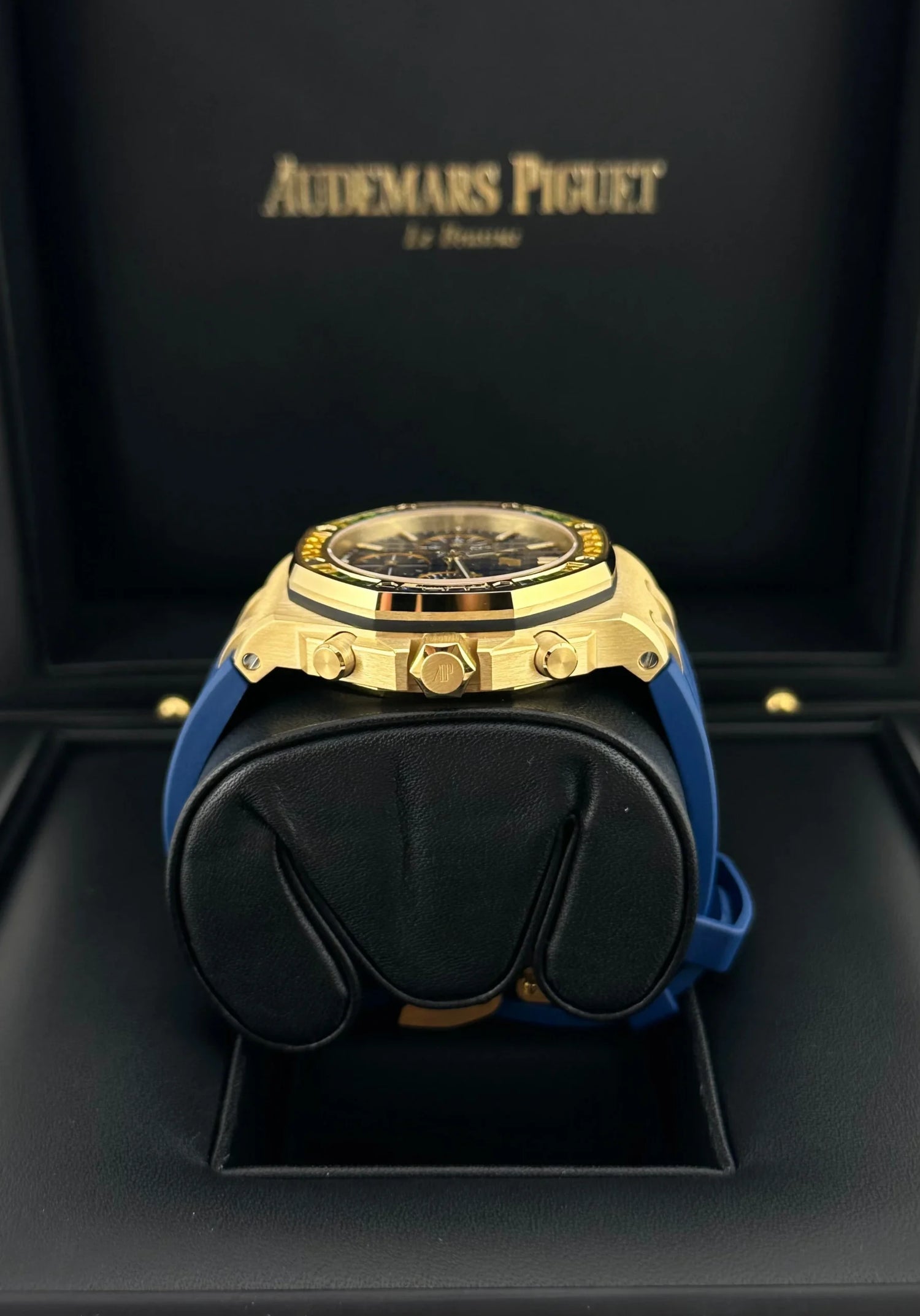 Royal Oak Offshore Yellow Gold Sapphire Dial (2023) image 2