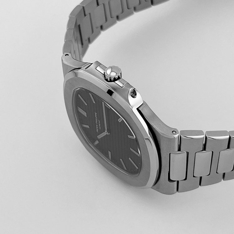 Nautilus Vintage Stainless Steel Black Dial (1982) image 7