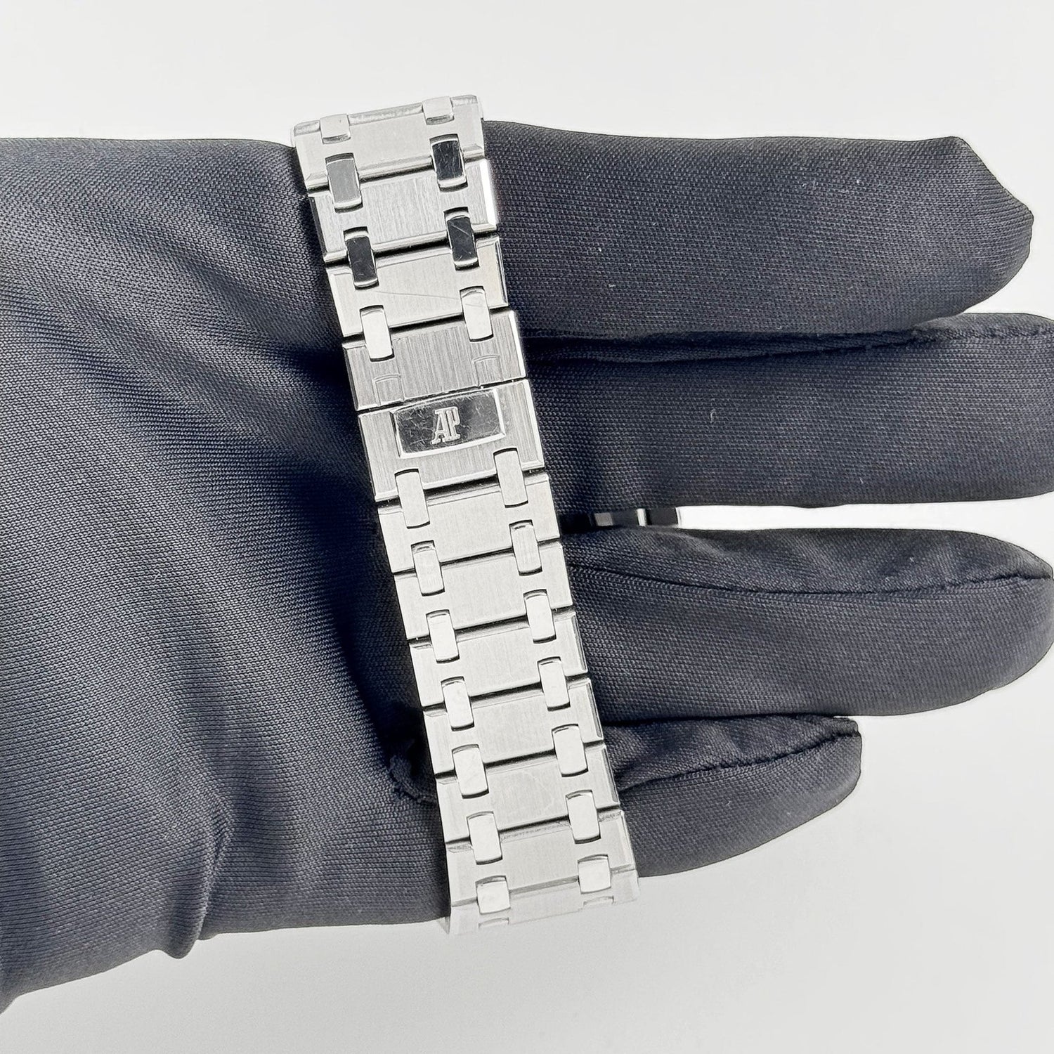 Royal Oak Perpetual Calendar Steel & Platinum Black Dial image 9
