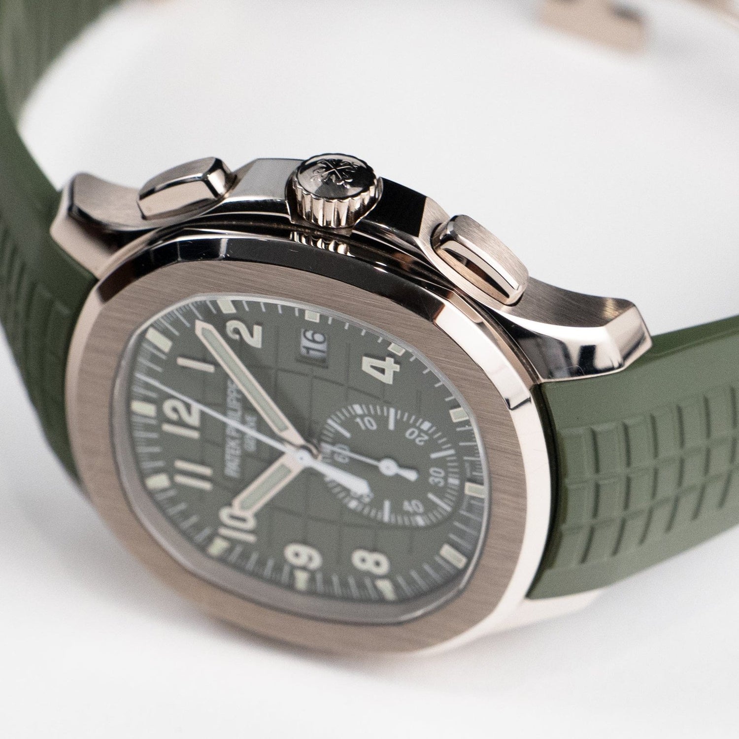 Aquanaut Chronograph White Gold Khaki Green Dial (2025) image 11