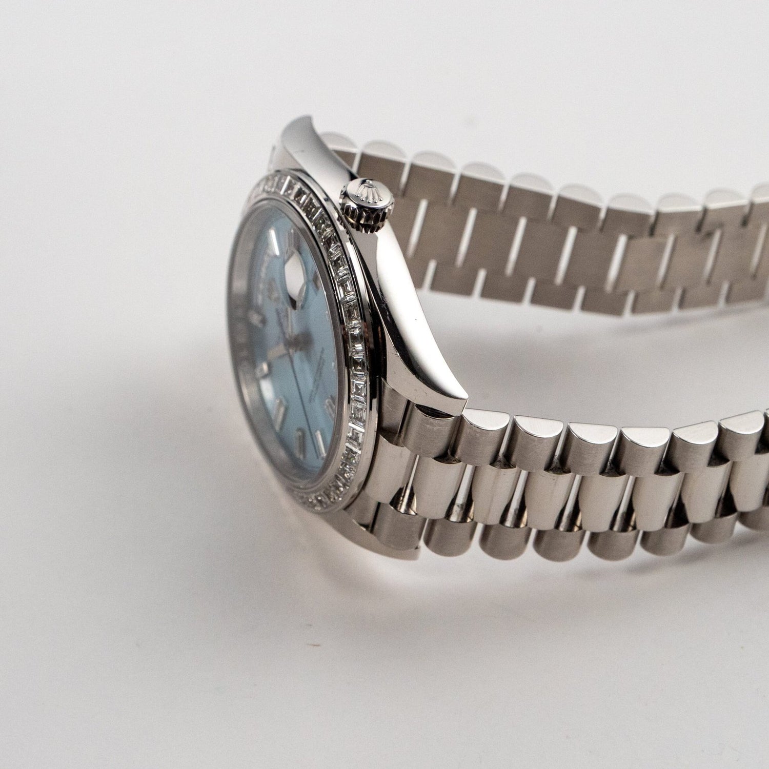 Day-Date Platinum Diamond Bezel Ice Blue Diamond Dial (2017) image 11