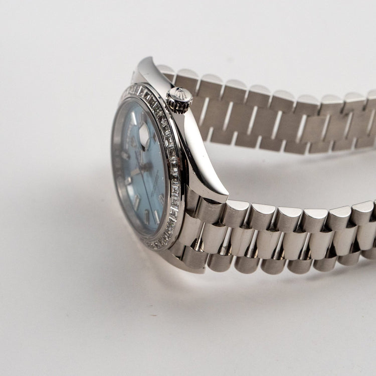 Day-Date Platinum Diamond Bezel Ice Blue Diamond Dial (2017) image 11