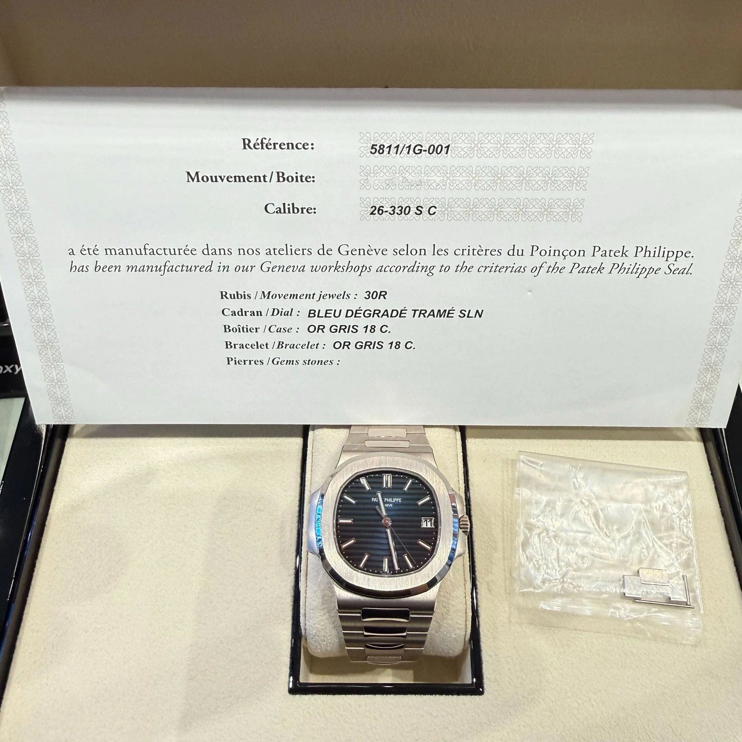 Nautilus White Gold Blue Dial (2024) image 4