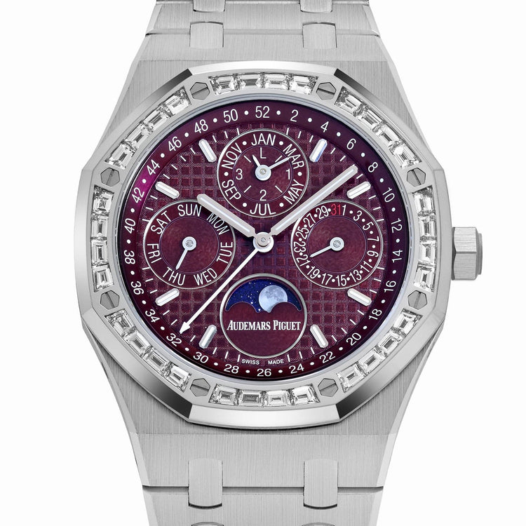 Royal Oak Perpetual Calendar “Qatar Edition” White Gold (2025) image 13