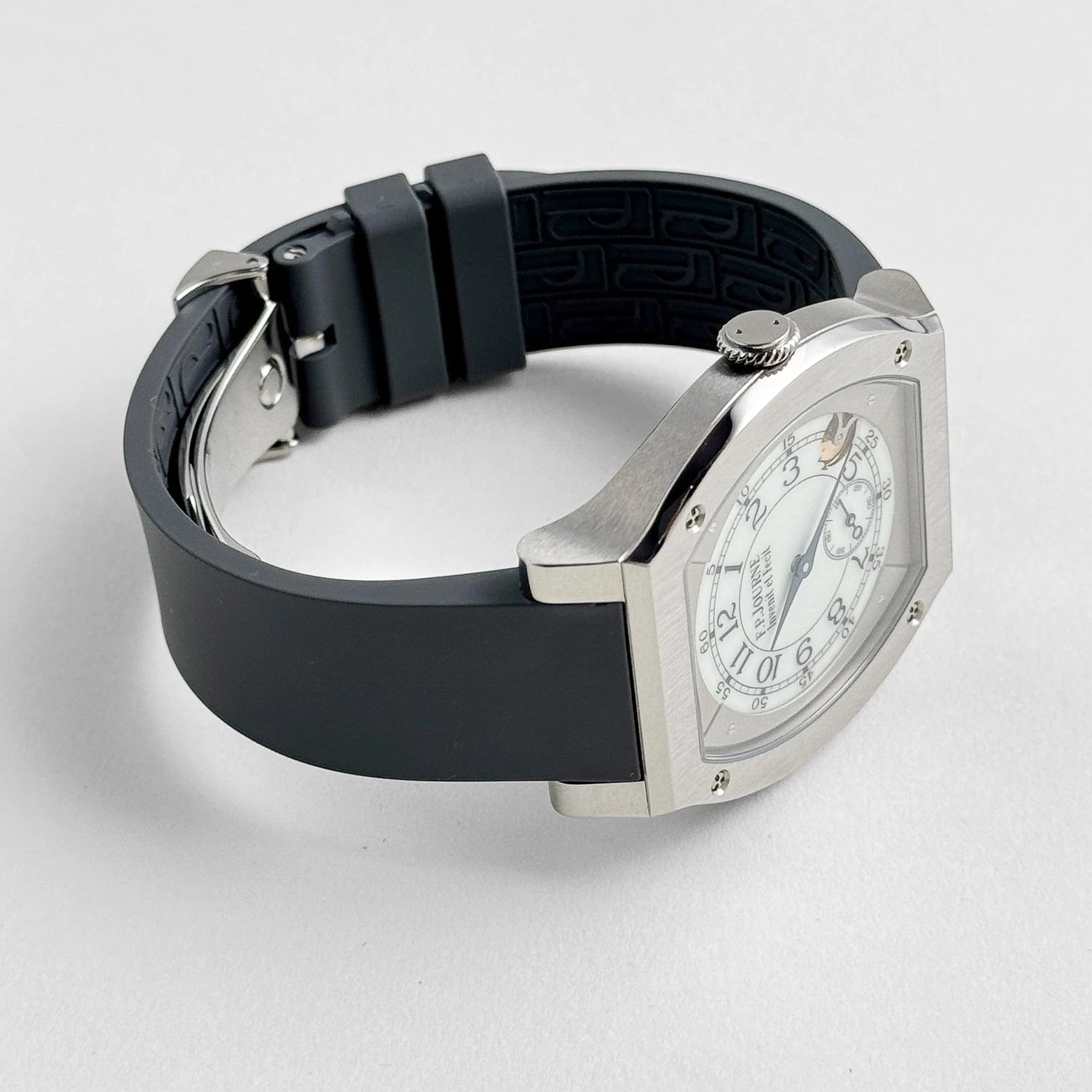 Élégante 48 Ref. ELHT Titanium Luminescent White Dial (2024) image 4