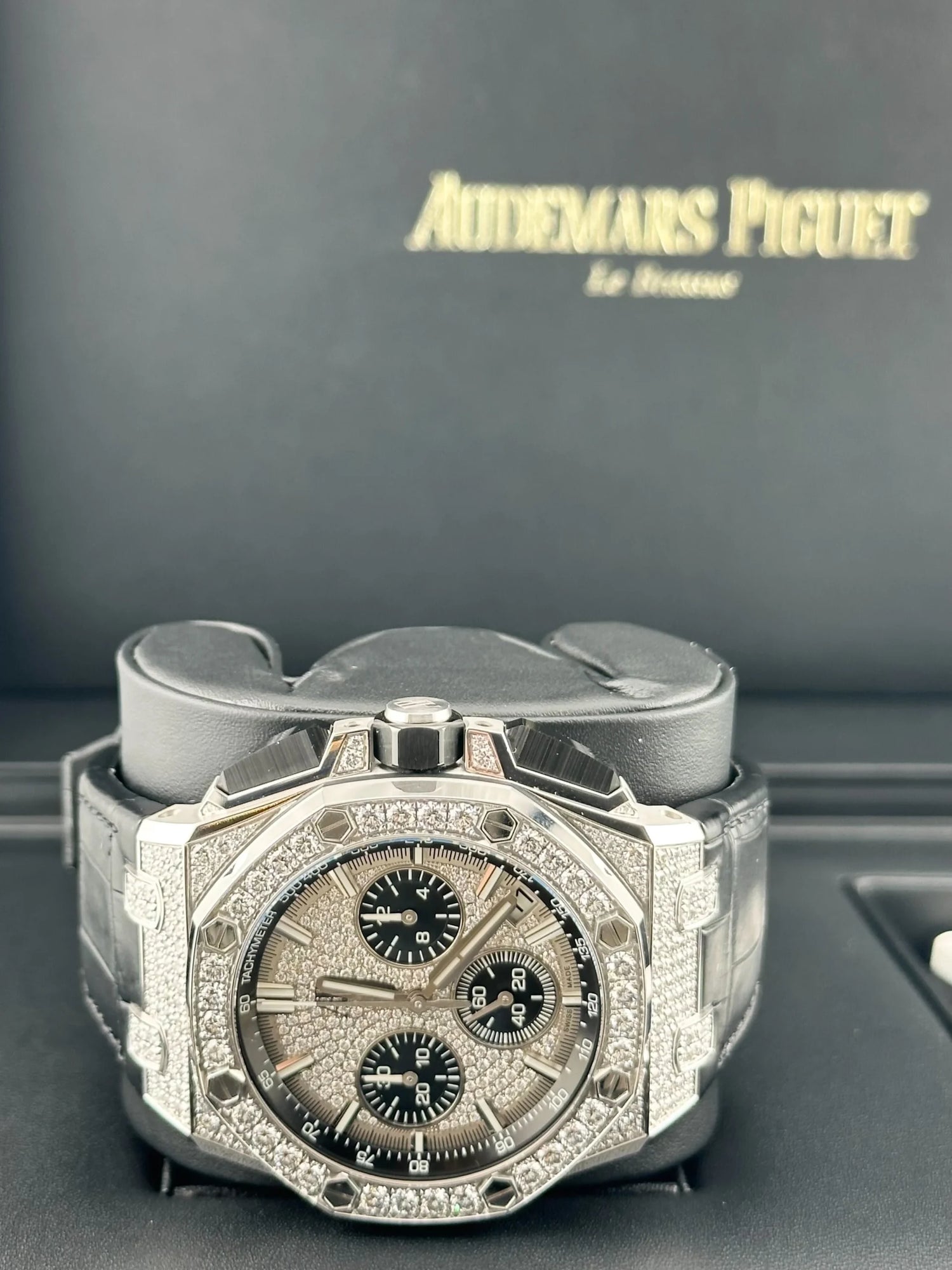 Royal Oak Offshore Chronograph White Gold Diamond Case & Bezel image 1