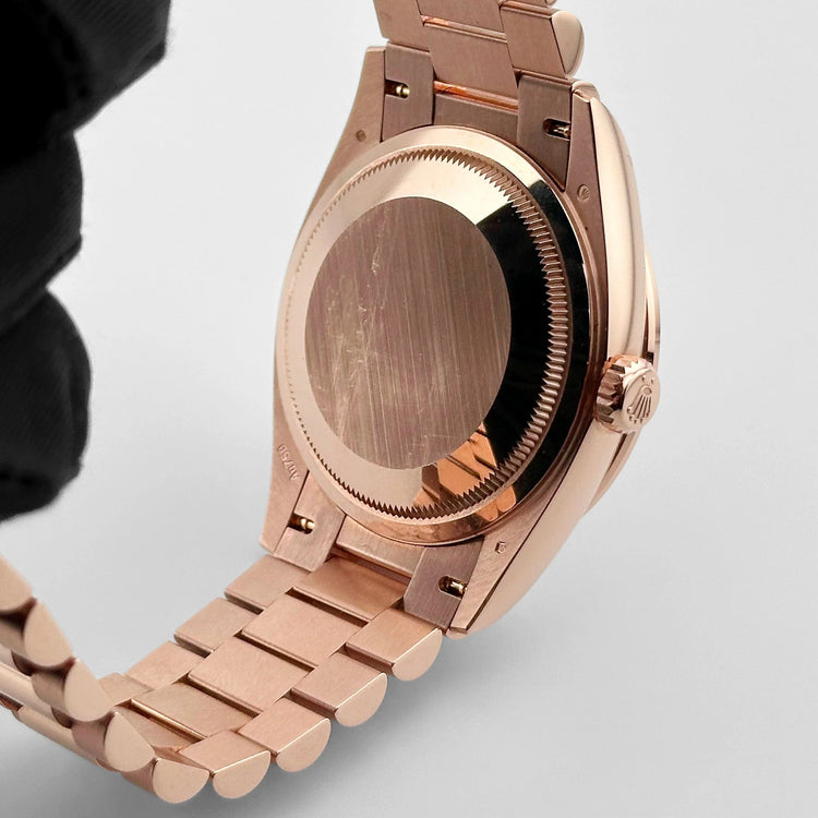 Day-Date  Rose Gold Rainbow Diamond Pave Dial Diamond Bezel (2025) image 3