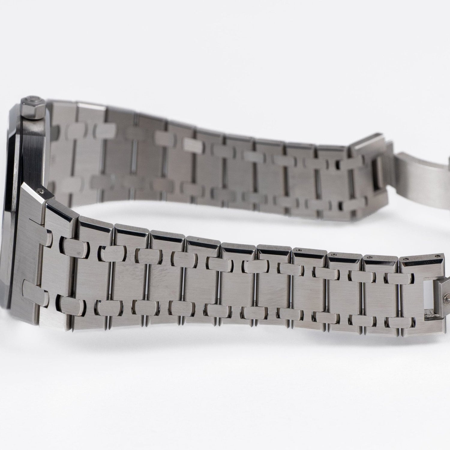 Royal Oak Jumbo Extra-Thin Openworked 50th Anniversary Stainless Steel image 6