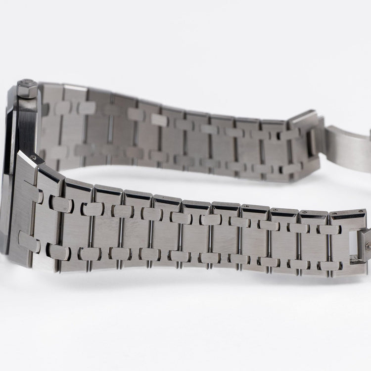 Royal Oak Jumbo Extra-Thin Openworked 50th Anniversary Stainless Steel image 6