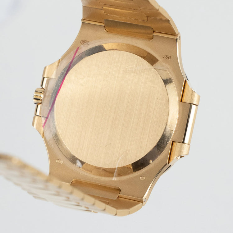 Nautilus Vintage Yellow Gold Black Ribbed Dial image 5