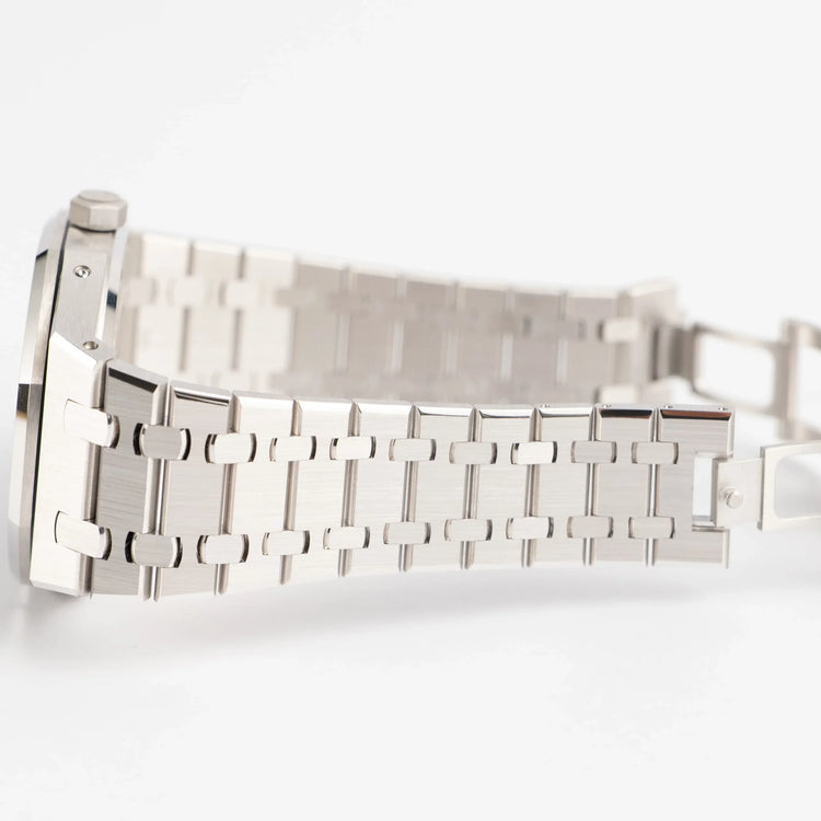 Royal Oak Perpetual Calendar “Qatar Edition” White Gold (2025) image 6