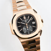 Nautilus Chronograph Date Rose Gold Black Dial (2022) image 10