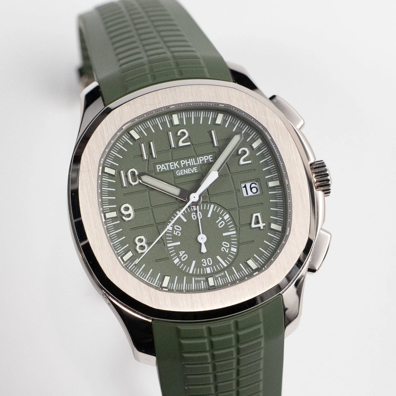 Aquanaut Chronograph White Gold Khaki Green Dial (2025) image 13